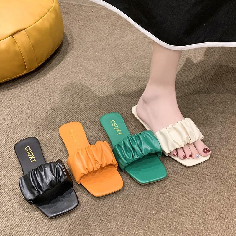 Cool slippers women's outer wear 2025 summer new foreign trade large size flat bottom one-word fashion pleated open-toed beach shoes