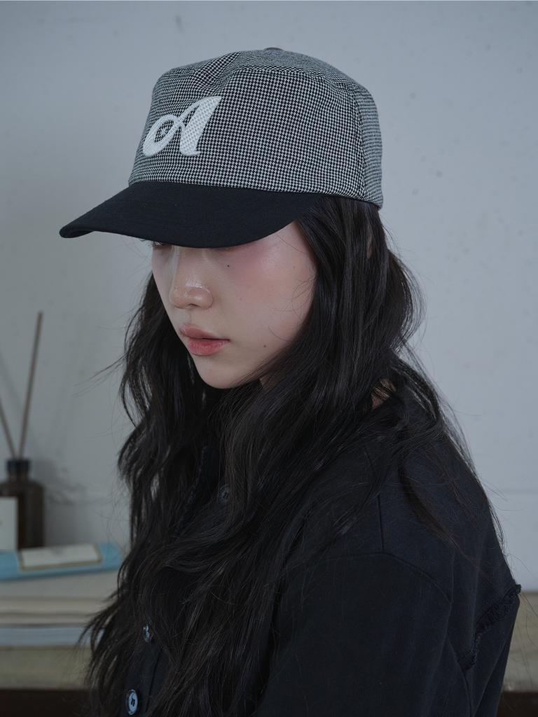 Olinkeompeulliteu Two-Tone Houndstooth Pillbox Cap (Black)