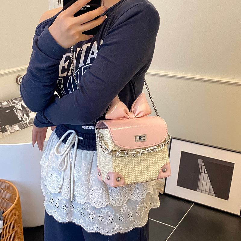 Small Square Bag Women's New Fashion Commuter Shoulder Messenger Bag