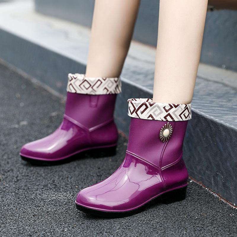 Fashion Rain Shoes Women's Medium Tube Water Shoes Student Rain Boots Women's Waterproof Outdoor Work Rubber Shoes Fashion
