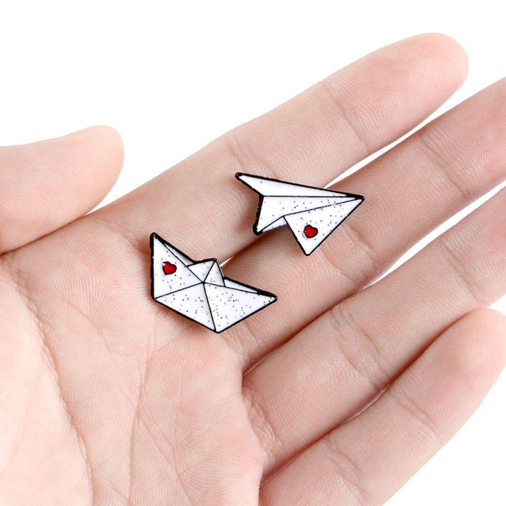 Dripping Oil Paper Plane Enamel Pins Love Heart  Cartoon   Gift