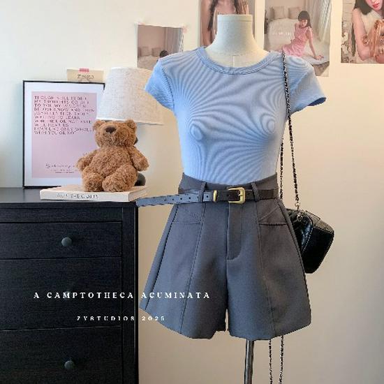 

Женские шорты А-силуэта с высокой посадкой и широкими штанинами - Весна/Лето 2025 3XL