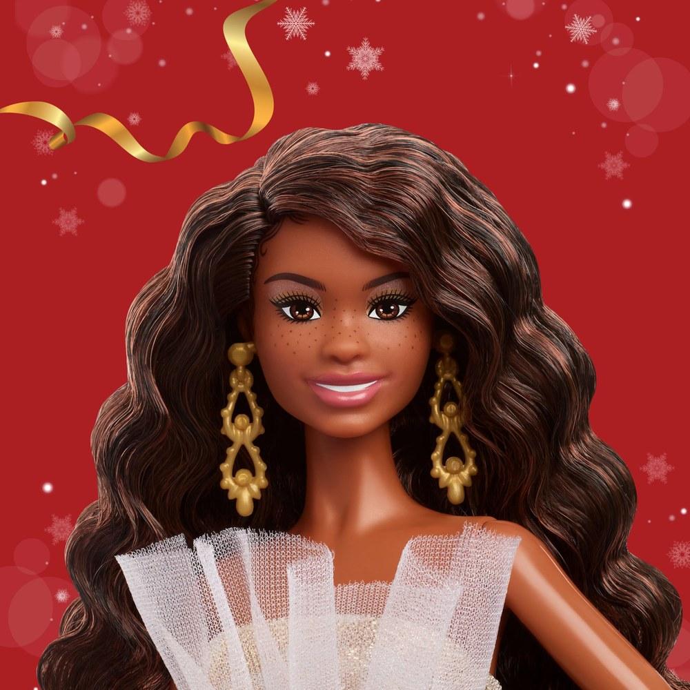 Barbie Holiday Wave Hair Signature Doll JBH96 Dress-up Playset for Ages 6 and Up Gold