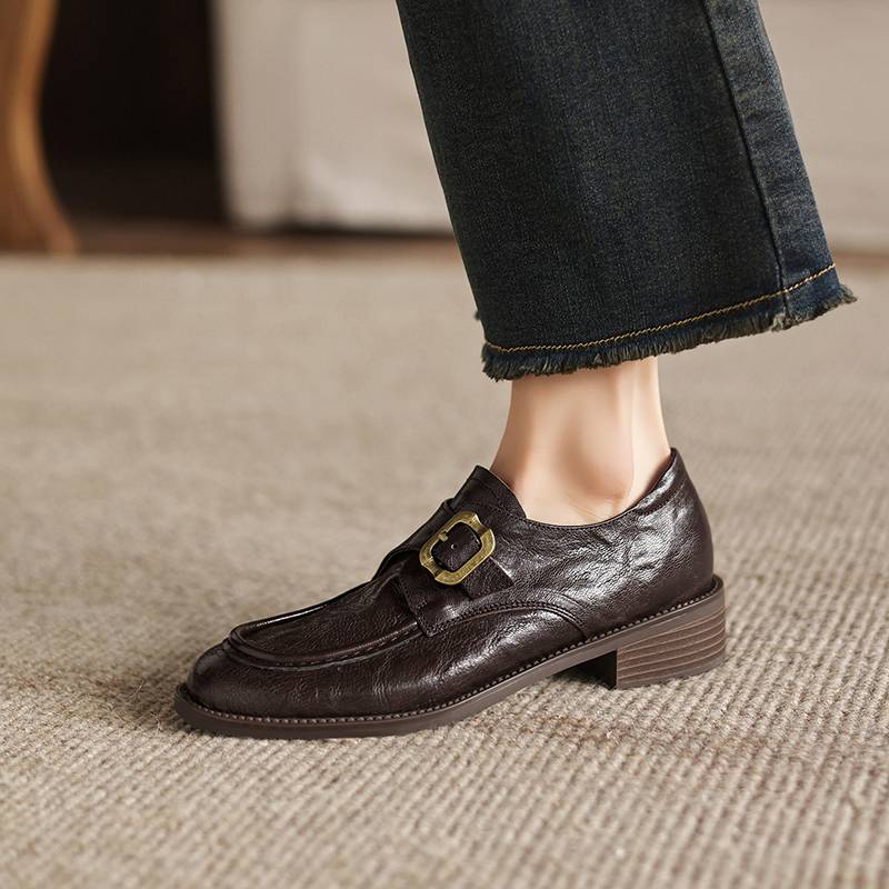 

Krazing Pot Sheepskin Round Toe Thick Med Heels Spring Shoes Slip on Big Size 42 Loafers Women Metal Buckle Pleated Pumps 42 коричневий
