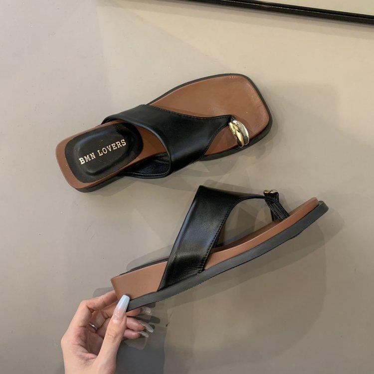 French Retro Clogs Flip-flops Women's Summer Outer Wear 2025 New Slope Heel Heightened Non-slip Square Head Cool Slippers