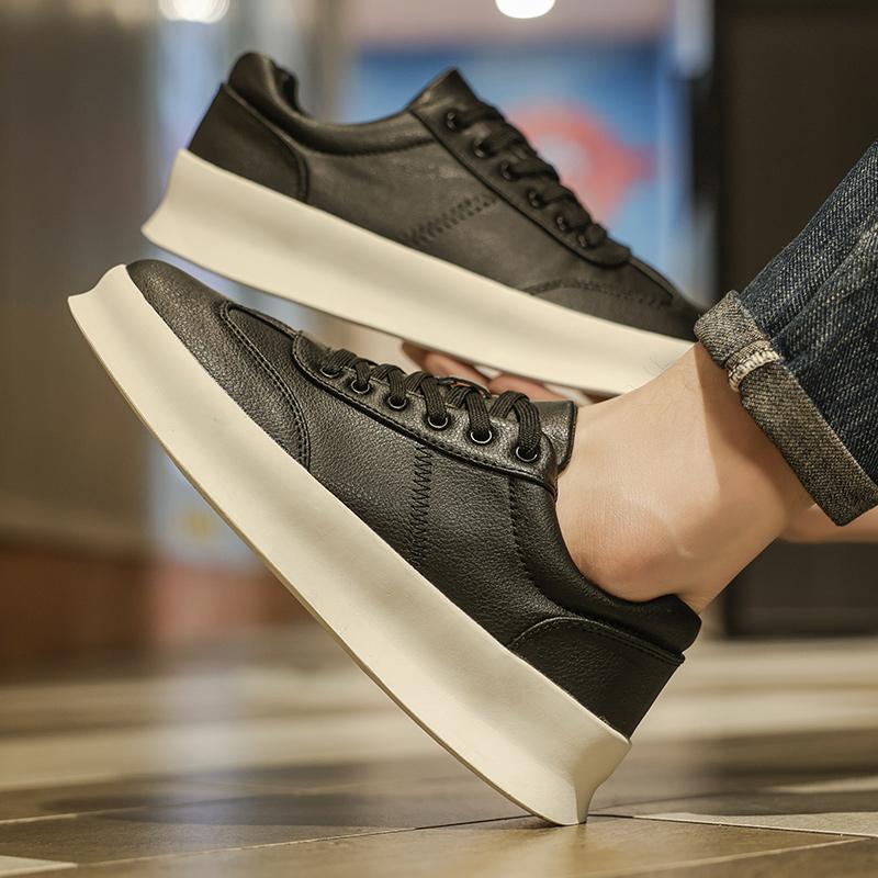 Lightweight Men Sneakers Genuine Leather White Shoes Fashion Breathable Retro Training Shoes Athletics Sport Casual Shoes Studen