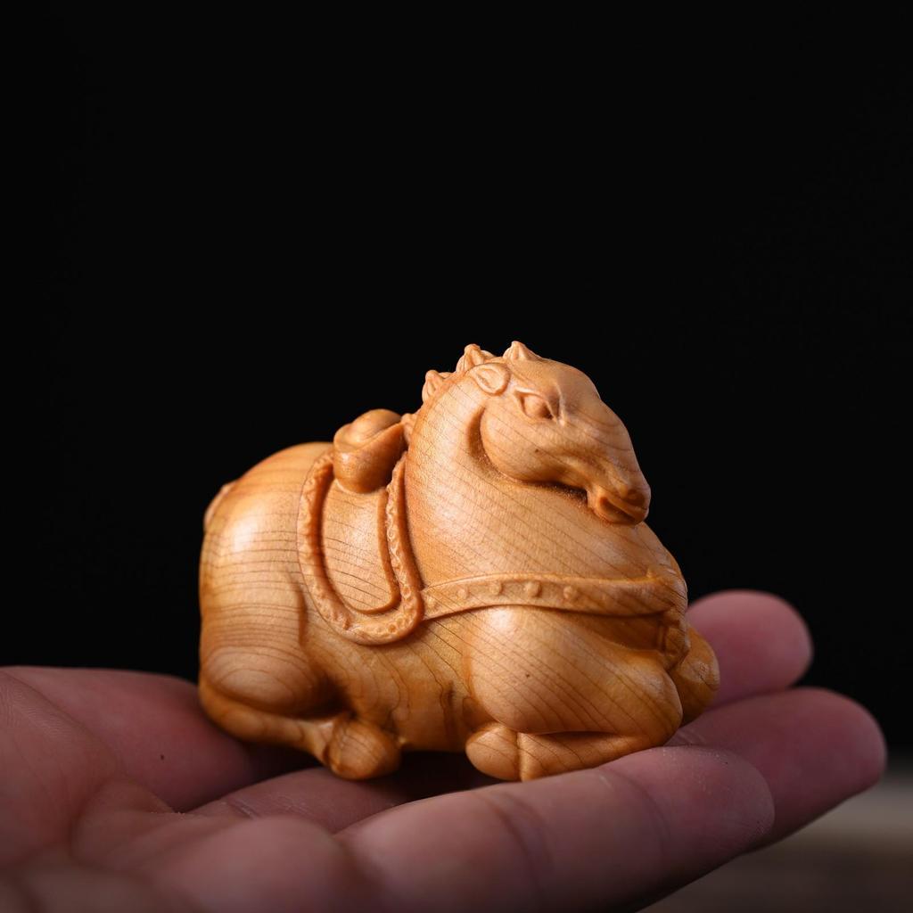 Tang Dynasty Horse Handheld Solid Wood Carving - Natural Cliff Cypress Animal Zodiac Ornament