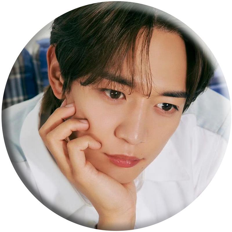 SHINee 2025 Calendar: Kim Kibum Badges, Keychain, & Mirror Pendant Badge