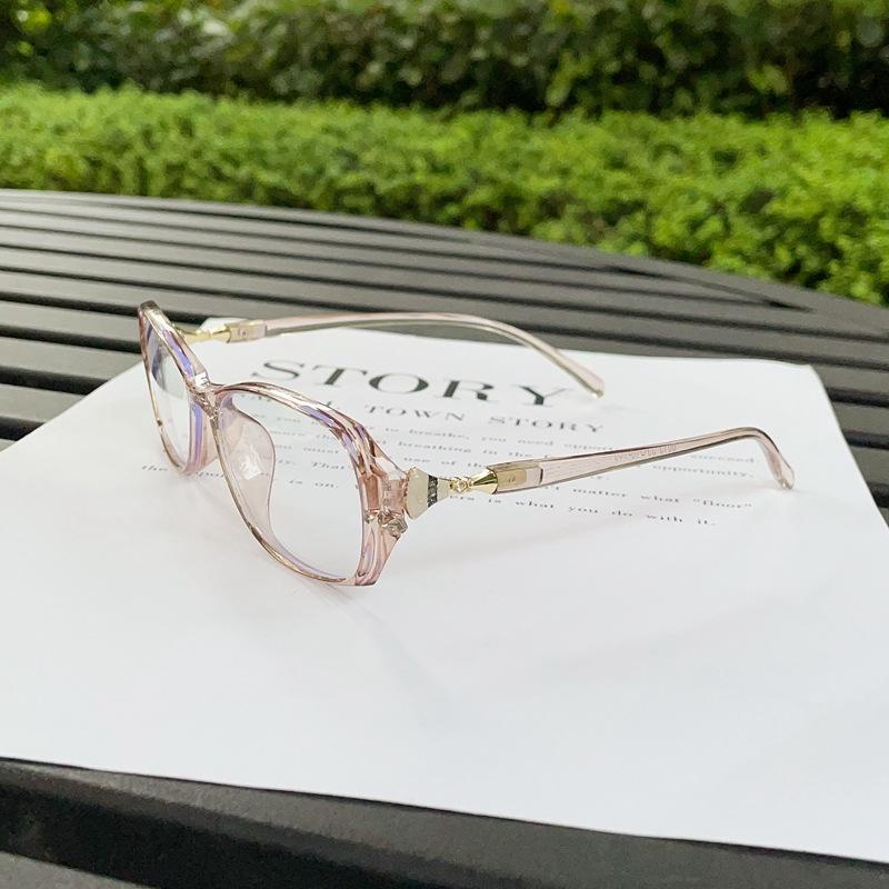 Intelligent light-sensing color-changing reading glasses for women, high-definition, fashionable, ultra-light, progressive presbyopia sunglasses