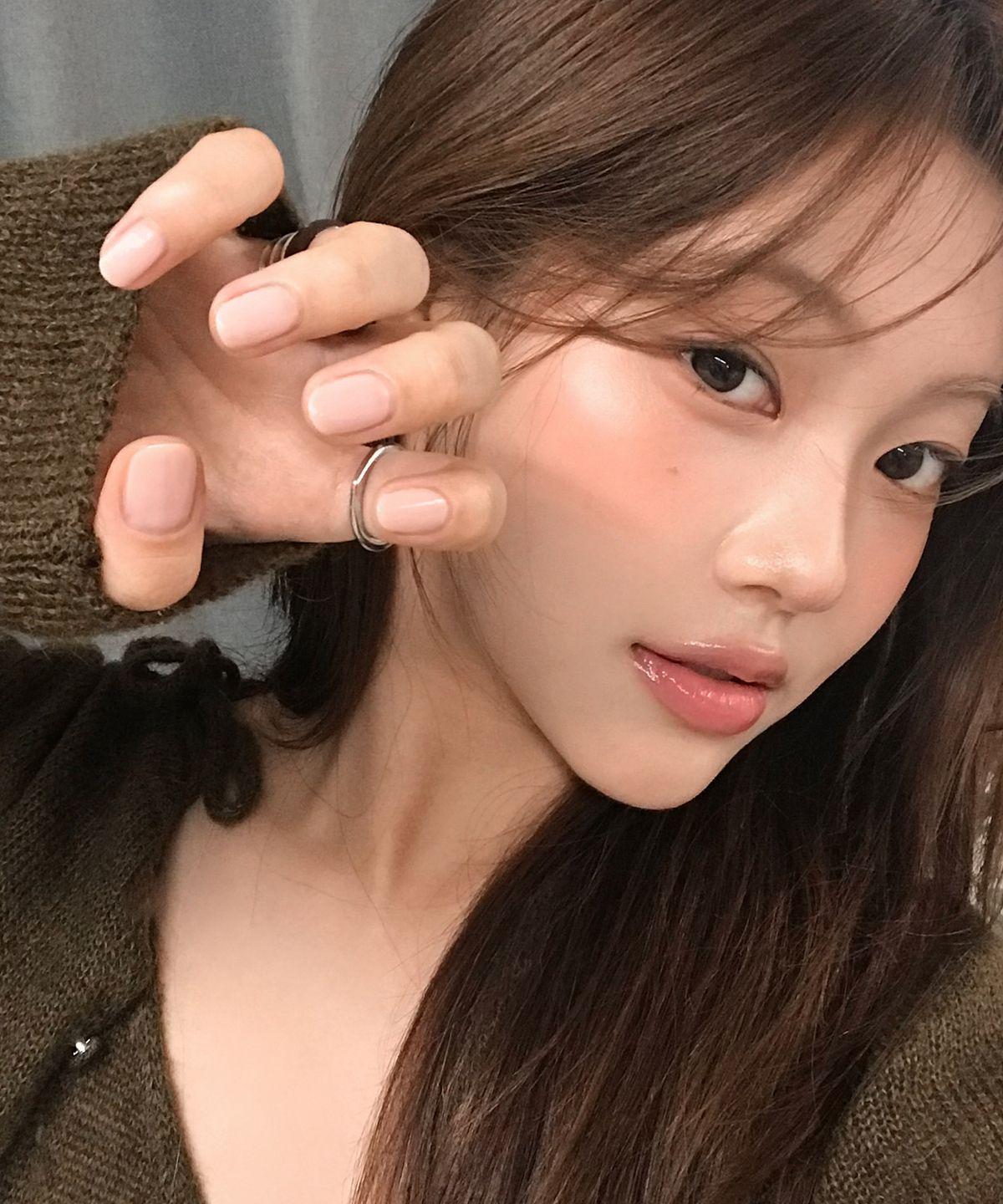 Shine On Me Nail Color 34 Colors 01 Hug Me Tight