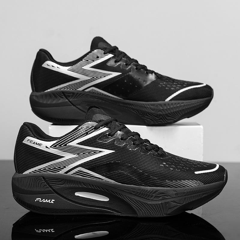 Summer new men's shoes fly burning carbon board marathon running shock absorption breathable sports soft sole increase