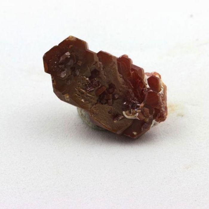 Pierres et Minéraux. Vanadinite. 29.20 ct. Bou Almaden, Mibladen, Midelt, Drâa-Tafilalet, Maroc.