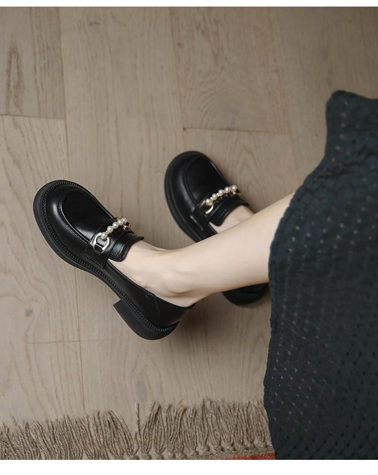 

Leather small leather shoes women s new spring and autumn versatile shoes white platform shoes flat single shoes 40