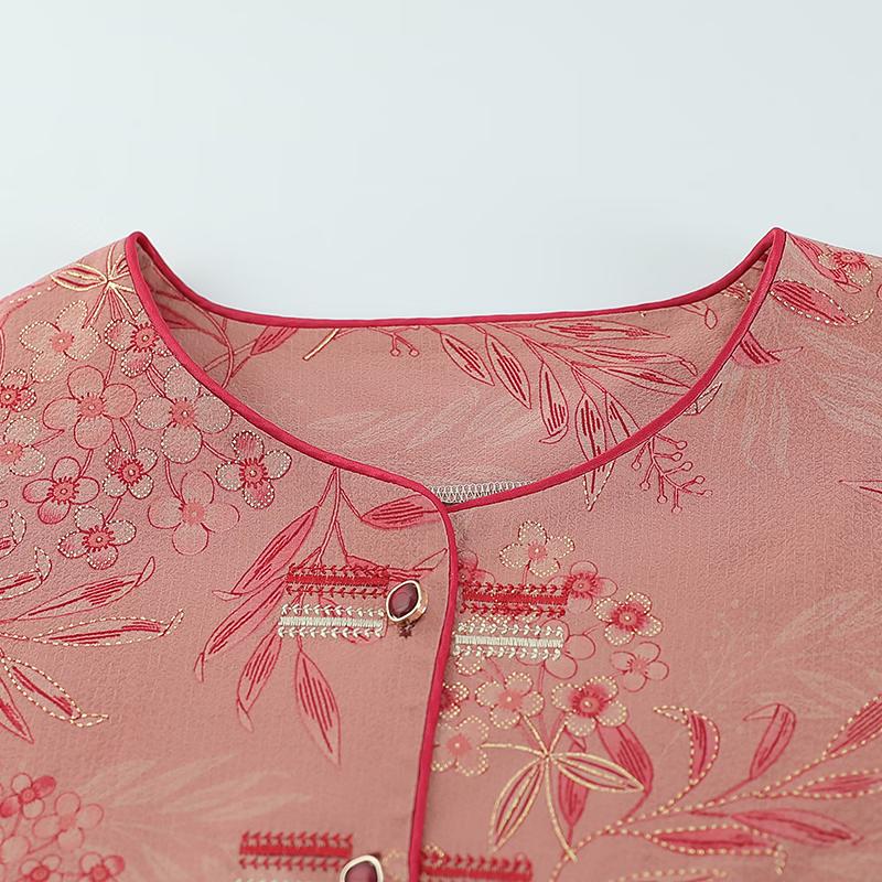 Elegant Tang Dynasty Style Women's Outfit