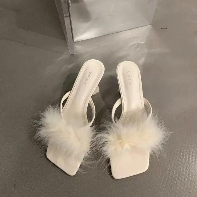 Sommer Damen High Heels Hausschuhe Flauschige Hausschuhe Damen 2025 Neue Sommer Mode Temperament Feine Hausschuhe Damen