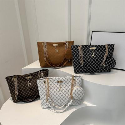 Yüksek Değerli Büyük Kapasiteli Çanta Kadınlar için Retro Tote Çanta Yeni Işık Lüks Niş Zincirli Tek Omuzlu Tote Çanta