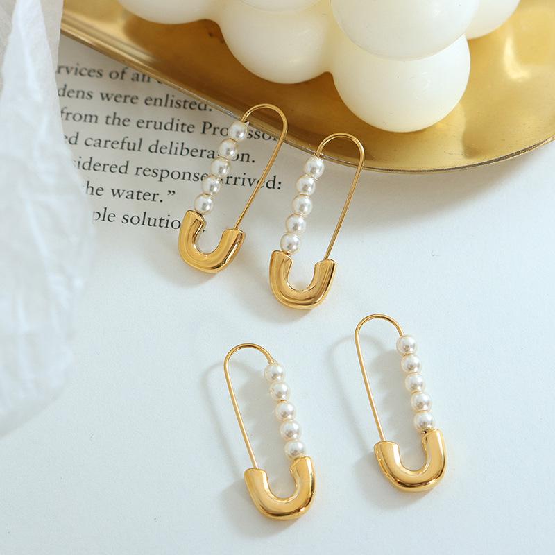 Hong Kong Style Pearl Clip Earrings: Fashionable & Versatile Autumn/Winter Accessory for Women