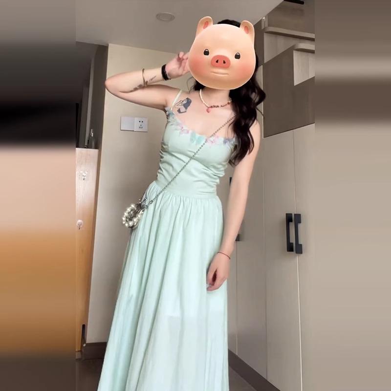 French Green Strappy Women's Summer Dress 2026: Petite Waist-Cinched Beach Vacation Long Dress