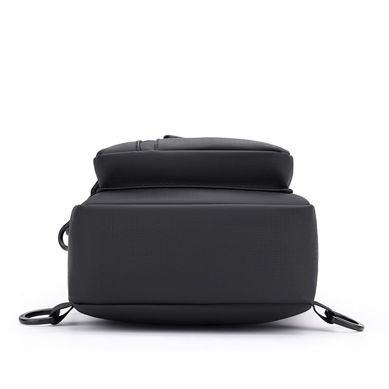 Men's Chest Bag Multifunctional Lightweight Large Capacity Commuting Nylon Outdoor Crossbody Bag