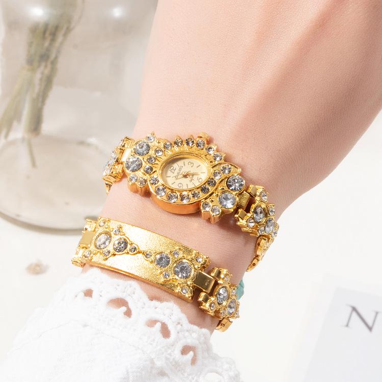 Diamond-Studded Women's Fashion Quartz Bracelet Watch