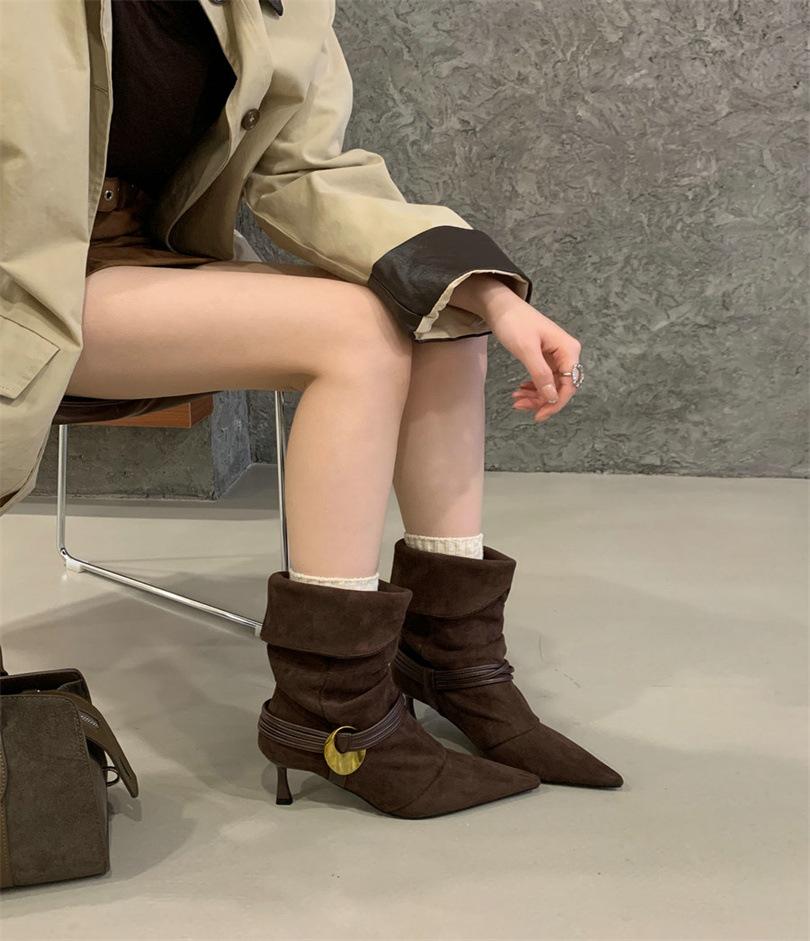 

Европейские и американские новые ботинки полусапожки шпилька острый носок коричневый каблук-шпилька ботинки с ворсом короткие ботинки ковбойские ботинки в западном стиле 39 темно-коричневого