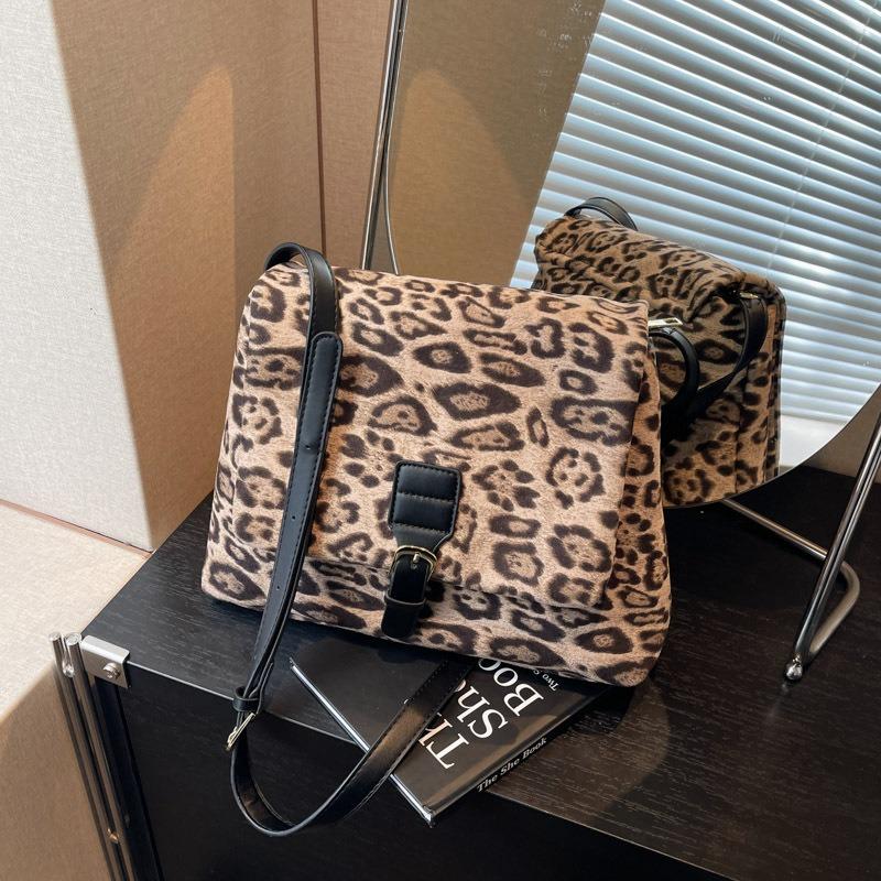 Leopard Print Bag Women's Autumn and Winter New Casual Versatile Shoulder Bag Large Capacity Tote Bag Commuter Messenger