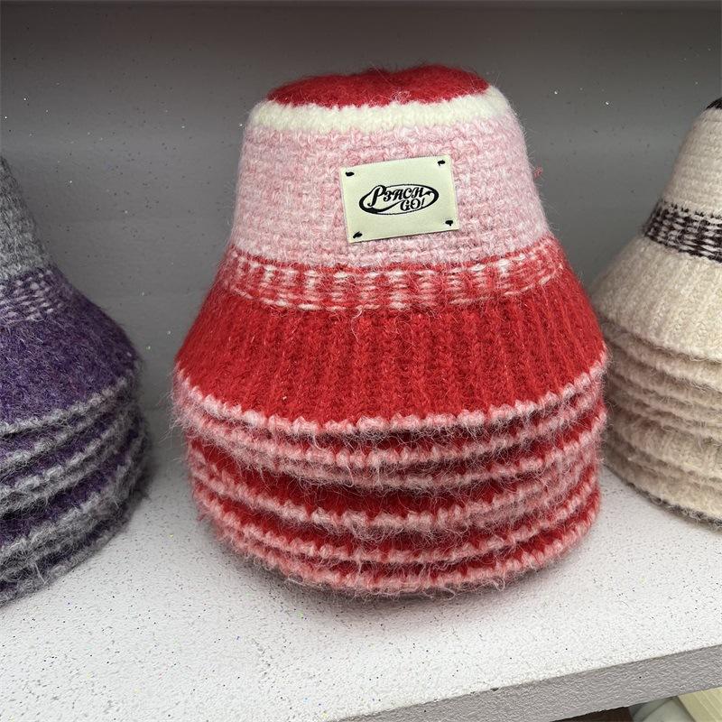 Hand hook knitted bucket hat women's new color matching retro niche design sense woven simple wool hat women