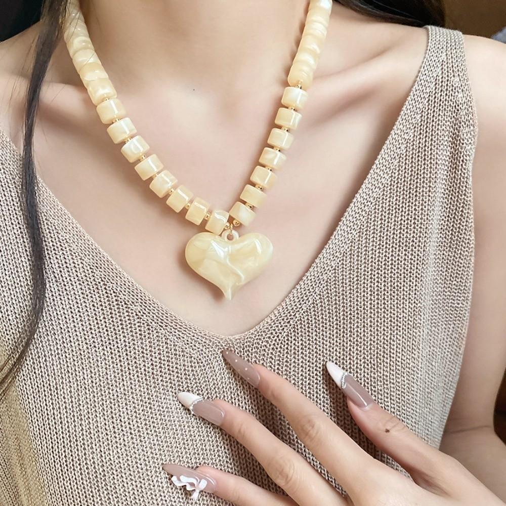 Choker Acrylic Love Heart Necklace Acrylic Sweater Chain Women Clavicle Necklace  Travel