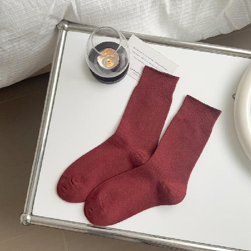 Simple Colored Women Socks Casual Breathable Ladies Korean Socks Plain Soft Daily Female Crew Socks Trendy Solid Color 2026 New