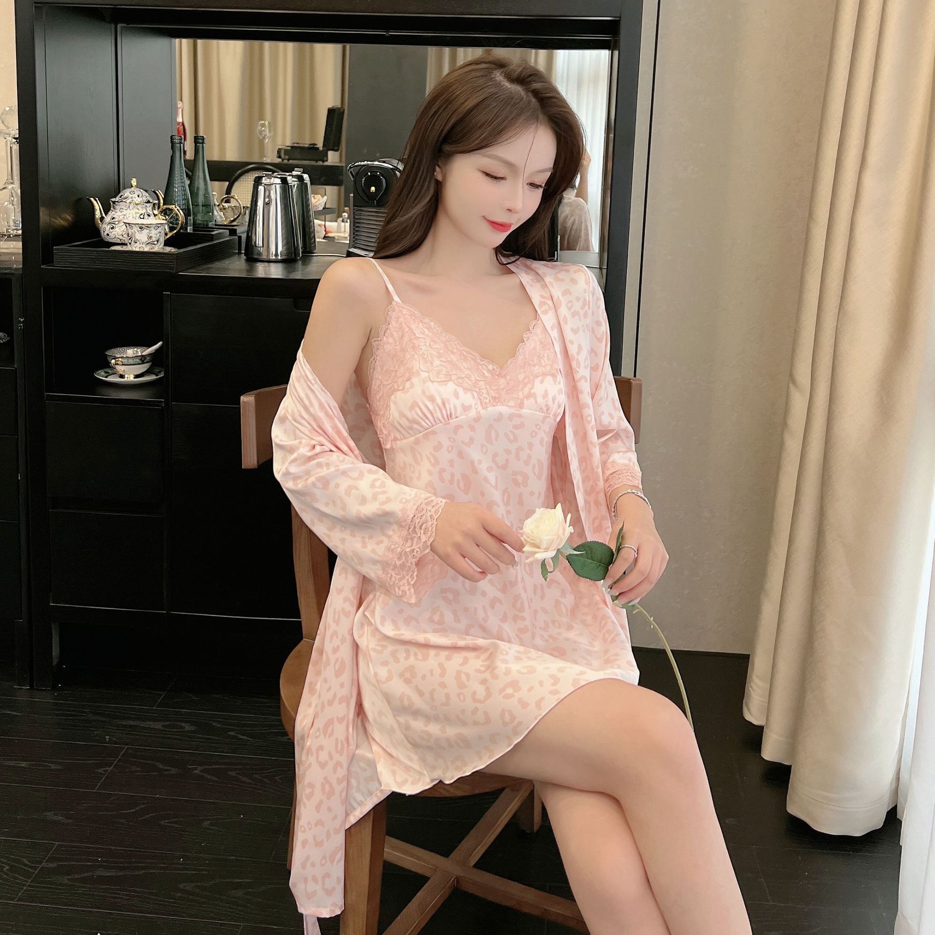 Чистое желание сексуальный леопардовый принт комплект ночной рубашки на бретельках домашняя одежда удобная ледяной шелк леопардовый принт ночная рубашка новый M