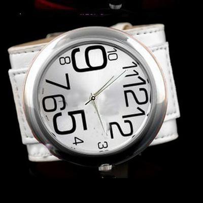 New Ladies Watches Fashion Biga Dial Big Digital Leather Belt Quartz Wristwatches Casual Women's Watches