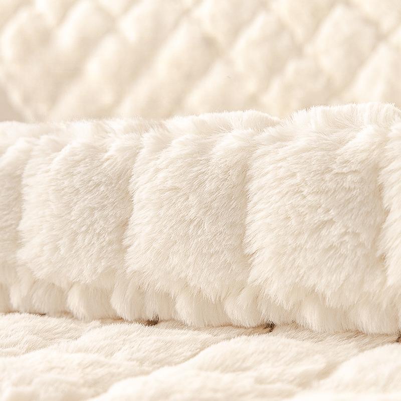 Instagram Style Household Winter Sofa Mat Velvet Insulation and Anti Slip Winter Sofa Seat Cushion A Complete Set of Plush Sofa Armrests