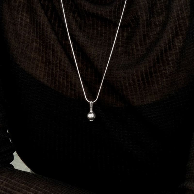 Atelier Darin ARI Milling Pendant Necklace 04