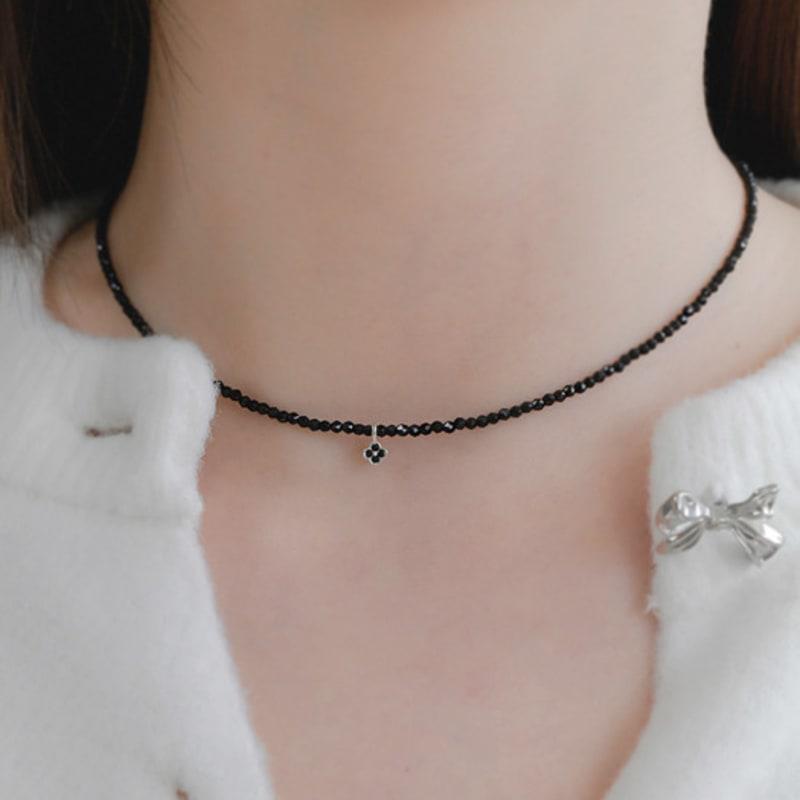 Primaute Black Mid Flower Necklace