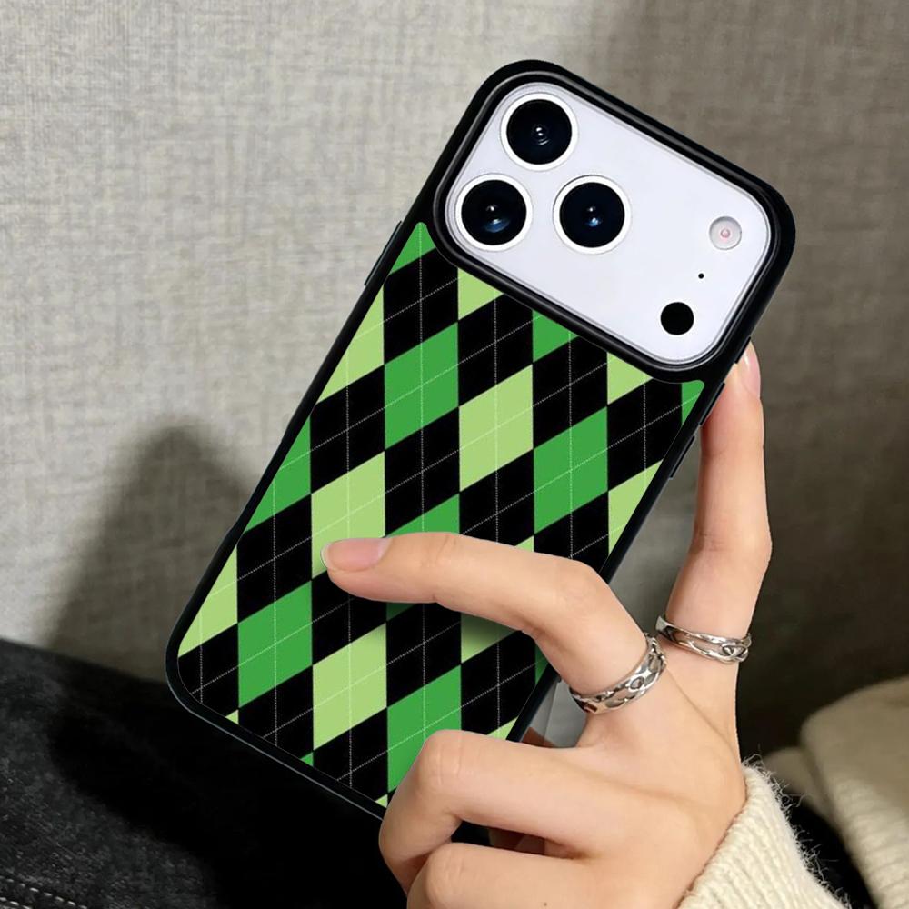 Capa Case for iPhone 17 Air 16 Pro Max 15 Plus 11 13 Mini 14 12 Back Phone Cover Red And Green Argyle Pattern