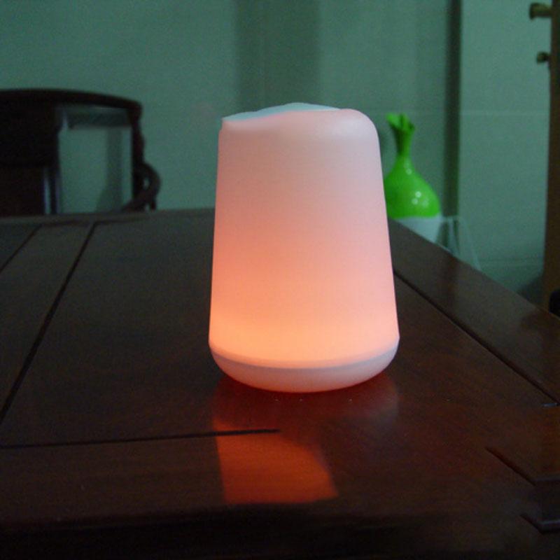 

Прикроватная лампа и фонарик удобны и практичны 0.2 белый