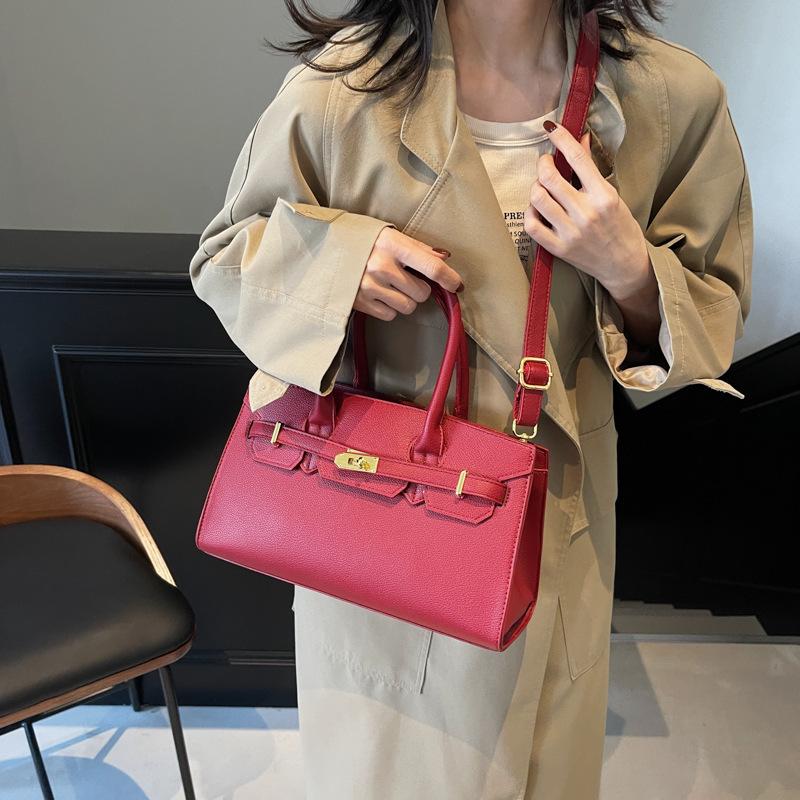 Bag Women's Autumn and Winter New Platinum Bag Large-capacity Portable Shoulder Messenger Commuter Bag