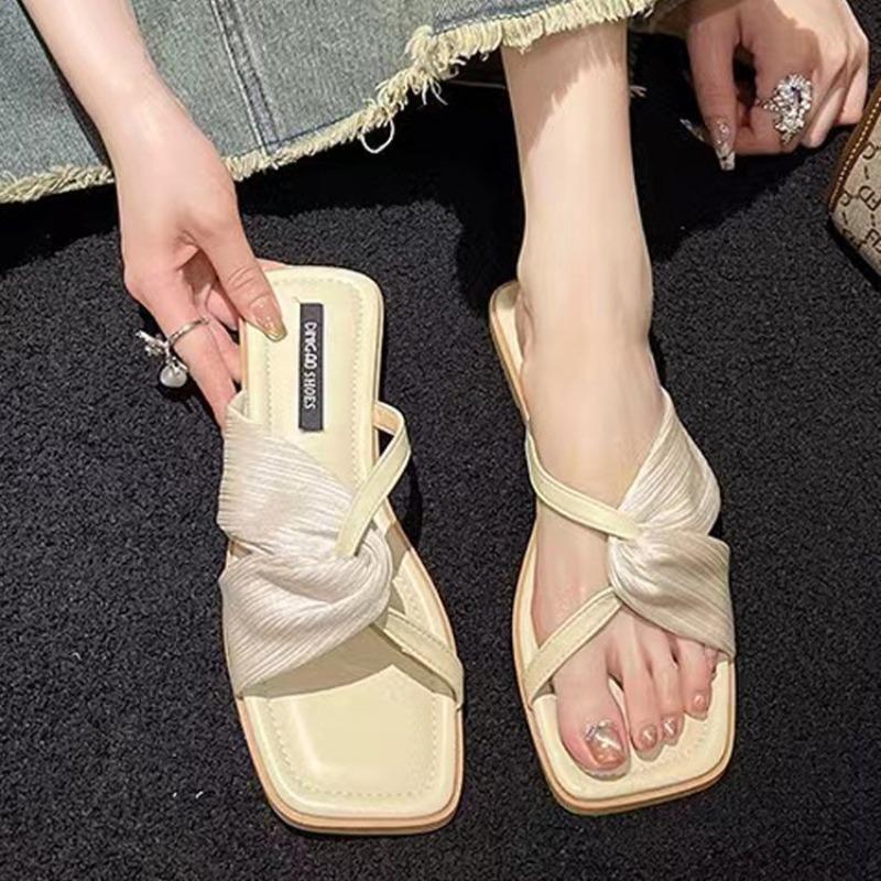 Sandals Half Drag Women's Summer Wear New Versatile Design Flat Bottom Women's Slippers Silver