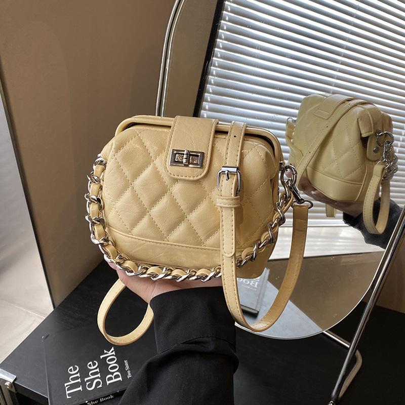 Rhombus chain messenger bag women's bag new summer niche design casual mouth gold bag
