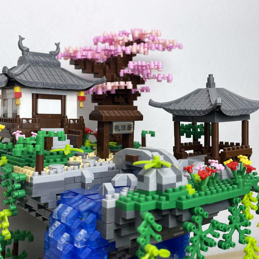 Conjunto de Micro Tijolos com Tema do Lago Taohuatan com Iluminação LED: Brinquedo Adulto Criativo Paisagem Chinesa Clássica Exibição Noturna Única