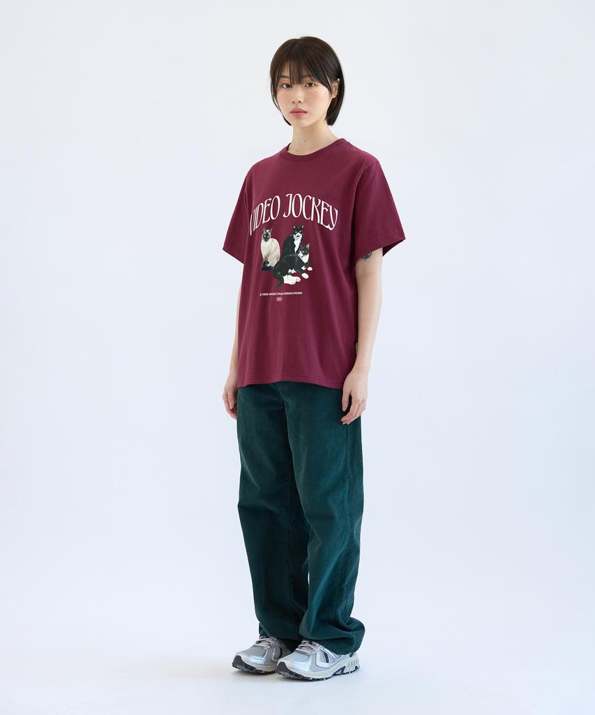 VIDEO JOCKEY Butler'S Qualification T-Shirt [Burgundy]