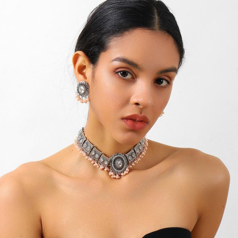 Retro Diamond-encrusted Pearl Tassel Earrings Necklace Set Retro Accessories