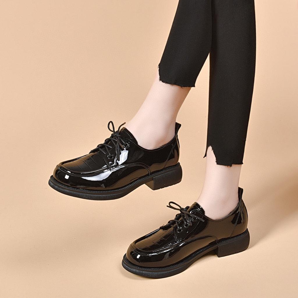 Damen Frühling geprägtes Kuh Lackleder Schnür-Ballerinas Damen Einzelschuhe College-Stil kleine Lederschuhe