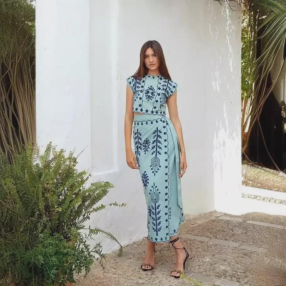 Sváteční styl vyšívané dvoudílné šaty - Kolekce jaro/léto 2024