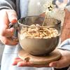 Große japanische Frühstückstasse aus gehärtetem Glas mit Bambusdeckel & Holzlöffel