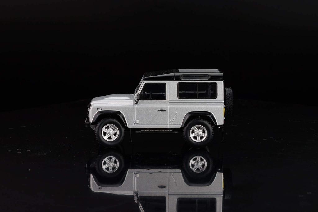 Almost Real Land Rover Defender Silver Scale Complete Diecast Car 410207 1990-2014 - 1/43