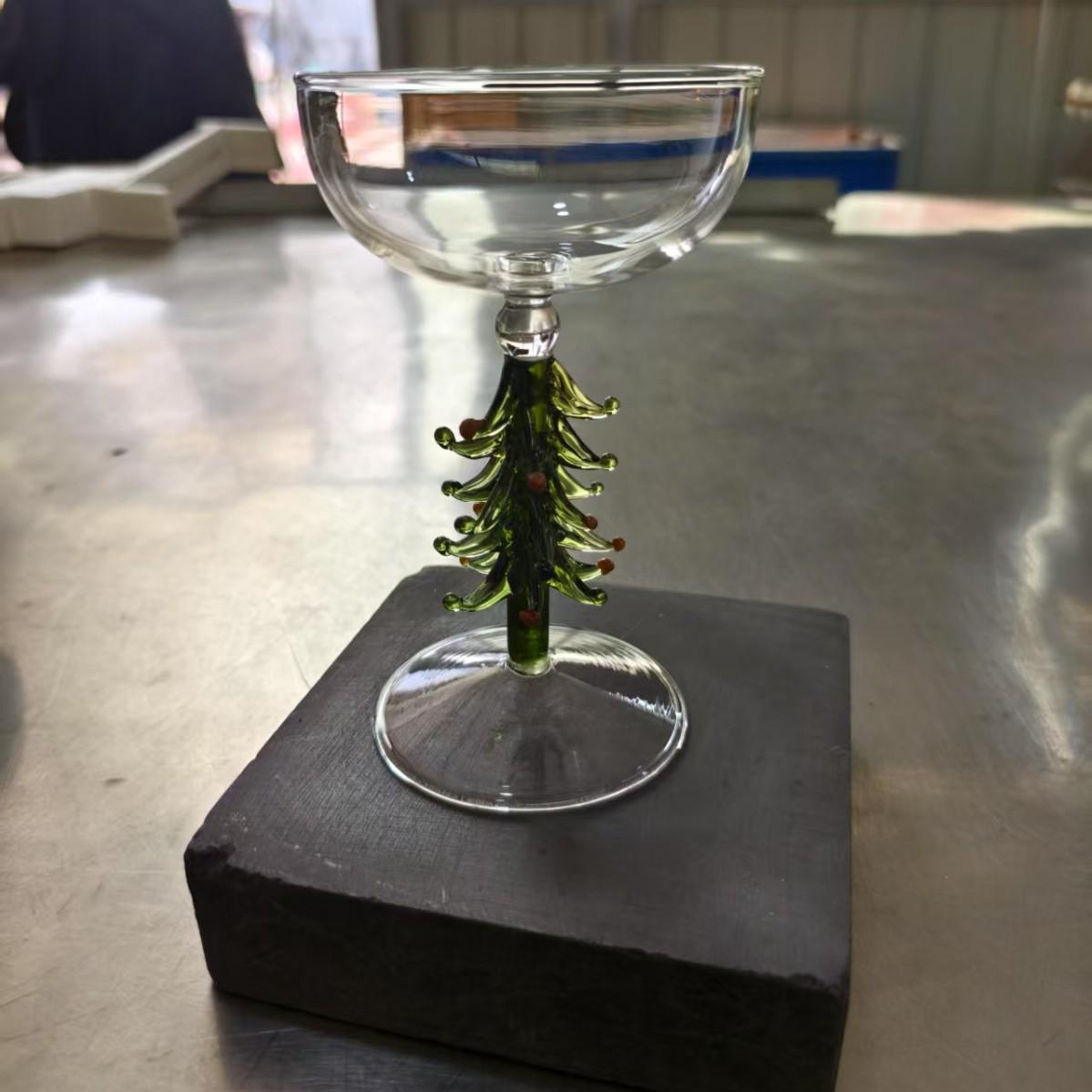 Luxury Glass Christmas Tree Wine Glass - Three-Dimensional Design for Festive Atmosphere and Decoration.