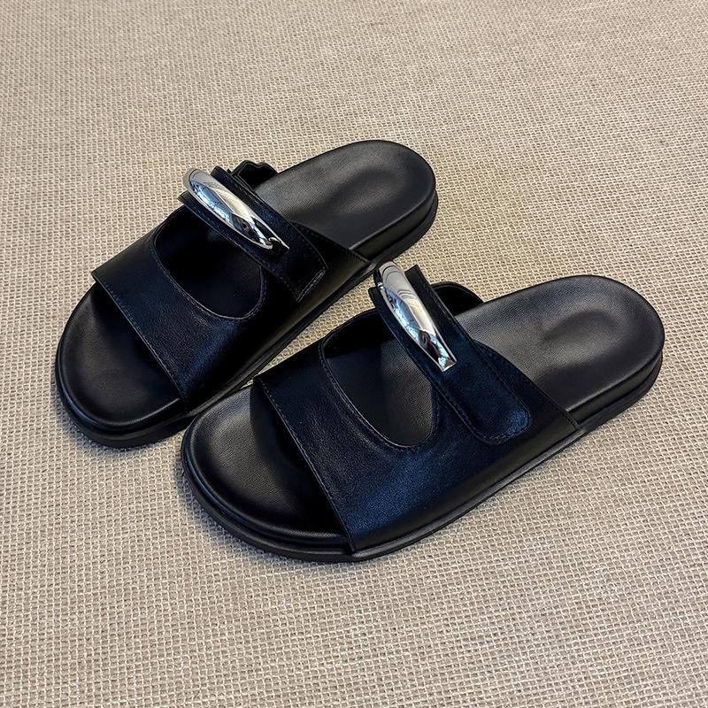 

Thick-soled metal decorative cool slippers women s summer 2025 new fashion soft bottom Korean version ins soft bottom casual one-word drag 40