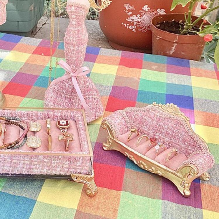 Fabric Plastic Jewelry Display Rack Sofa Design Secure Storage For Earrings Rings Amulets Shop Home Decorative Organiser
