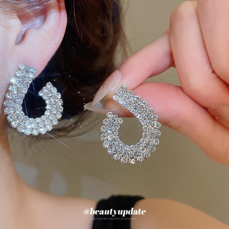 Silver Needle Super Flash Diamond-set Geometric Round Stud Earrings High-end Fashion Earrings Light Luxury Temperament Earrings